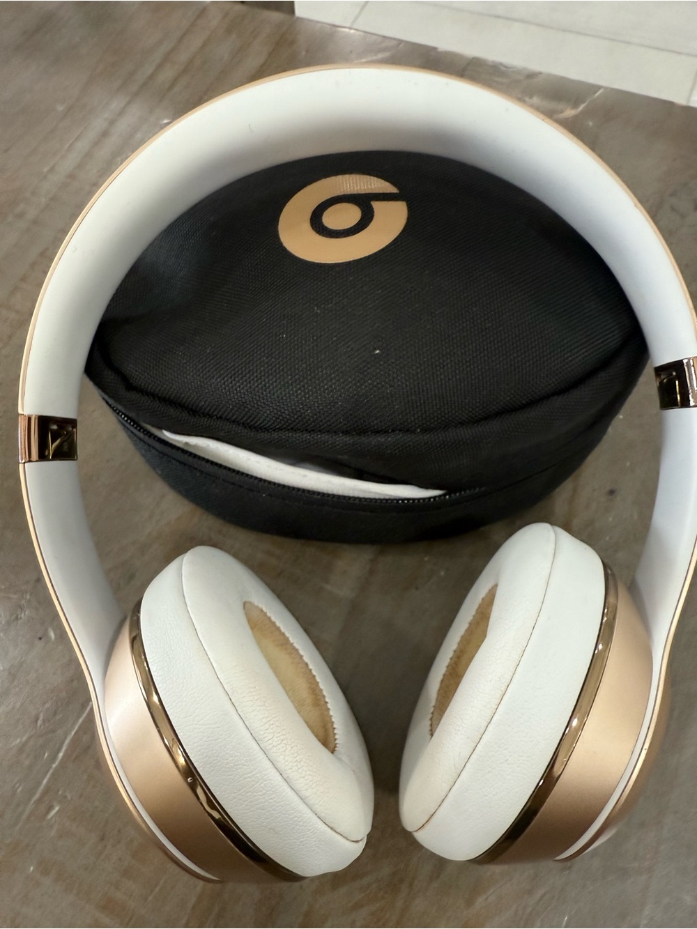 Beats Solo3 Wireless Headphones Rose Gold White Case Charger Tested